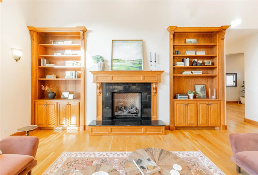 5 Bedrooms Bedrooms, 0 ,4 BathroomsBathrooms,Residential,Single Family,Old Pond,1.5,133856