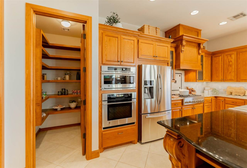 5 Bedrooms Bedrooms, 0 ,4 BathroomsBathrooms,Residential,Single Family,Old Pond,1.5,133856