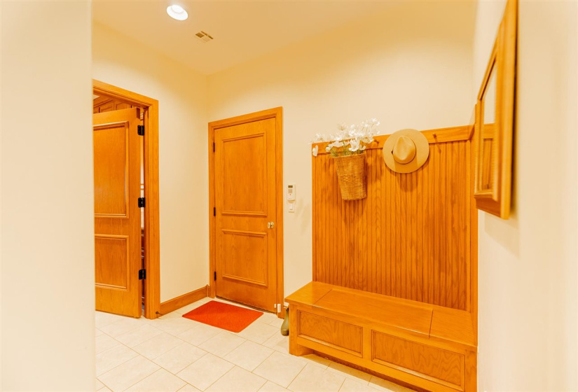 5 Bedrooms Bedrooms, 0 ,4 BathroomsBathrooms,Residential,Single Family,Old Pond,1.5,133856