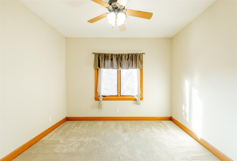 5 Bedrooms Bedrooms, 0 ,4 BathroomsBathrooms,Residential,Single Family,Old Pond,1.5,133856