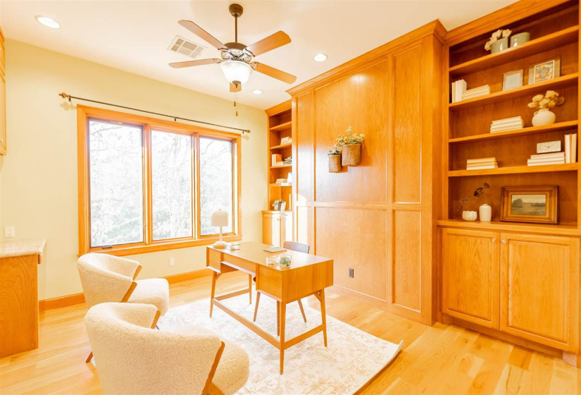 5 Bedrooms Bedrooms, 0 ,4 BathroomsBathrooms,Residential,Single Family,Old Pond,1.5,133856