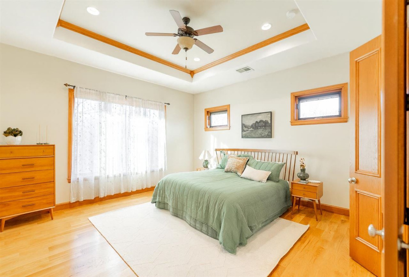 5 Bedrooms Bedrooms, 0 ,4 BathroomsBathrooms,Residential,Single Family,Old Pond,1.5,133856