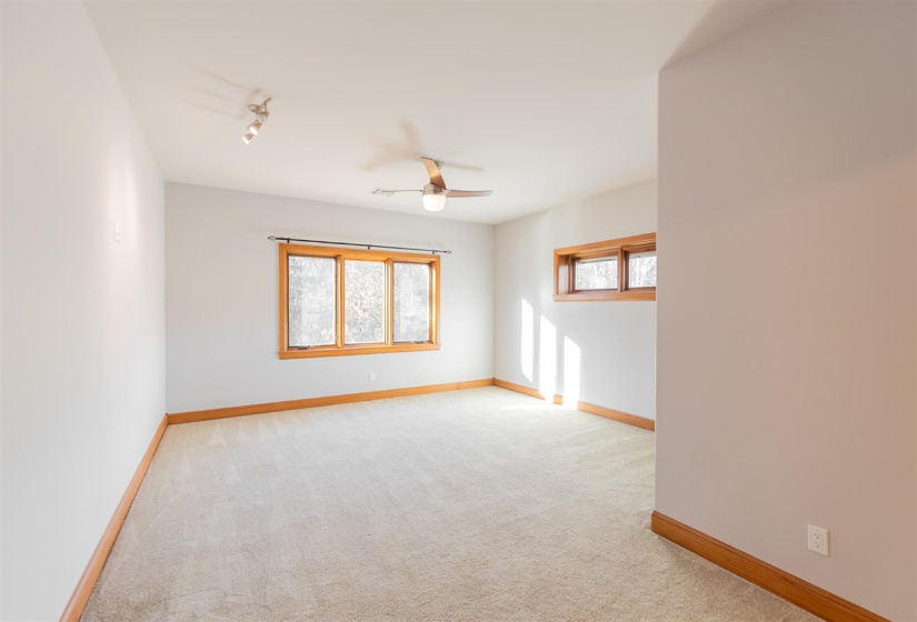 5 Bedrooms Bedrooms, 0 ,4 BathroomsBathrooms,Residential,Single Family,Old Pond,1.5,133856