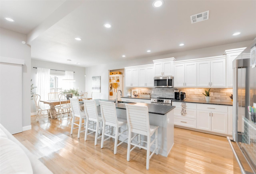 4 Bedrooms Bedrooms, 0 ,2 BathroomsBathrooms,Residential,Single Family,Blanco Bend,1,133857