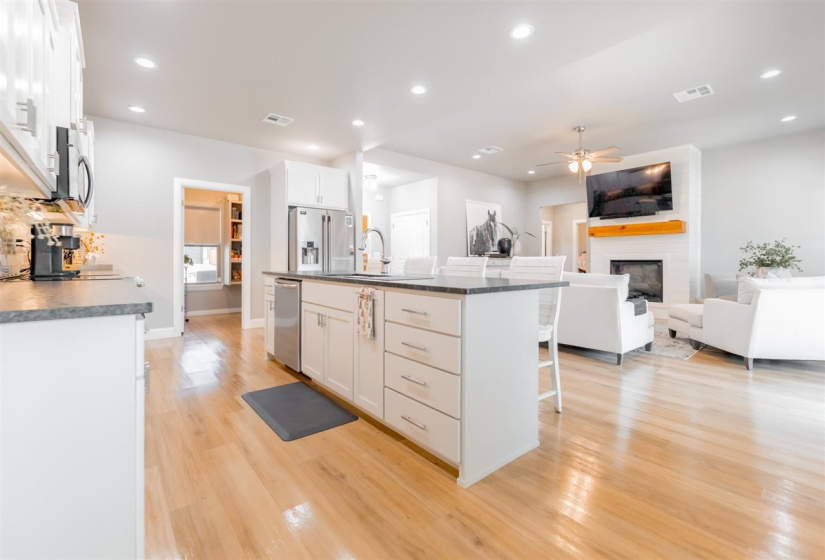 4 Bedrooms Bedrooms, 0 ,2 BathroomsBathrooms,Residential,Single Family,Blanco Bend,1,133857