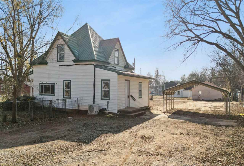 4 Bedrooms Bedrooms, 0 ,2 BathroomsBathrooms,Residential,Single Family,Husband,2,133859