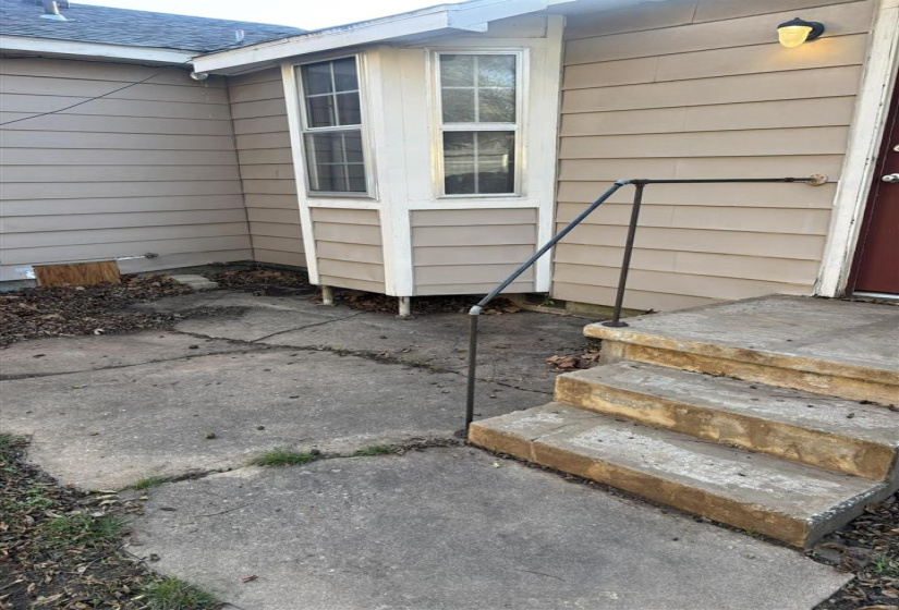 3 Bedrooms Bedrooms, 0 ,2 BathroomsBathrooms,Residential,Single Family,3rd,1,133310