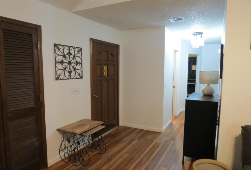 3 Bedrooms Bedrooms, 0 ,1 BathroomBathrooms,Residential,Single Family,Park,1,133861