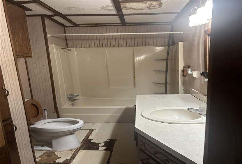 4 Bedrooms Bedrooms, 0 ,2 BathroomsBathrooms,Residential,Single Family,Central,2,133862