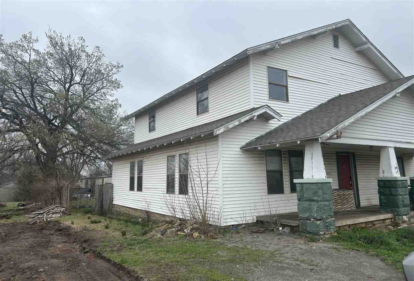 4 Bedrooms Bedrooms, 0 ,2 BathroomsBathrooms,Residential,Single Family,Central,2,133862