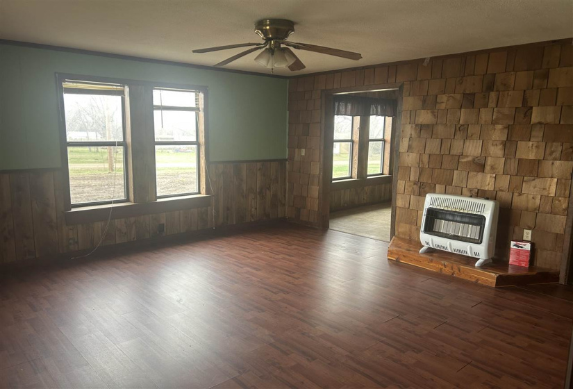 4 Bedrooms Bedrooms, 0 ,2 BathroomsBathrooms,Residential,Single Family,Central,2,133862