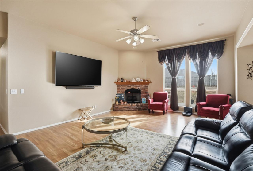 3 Bedrooms Bedrooms, 0 ,2 BathroomsBathrooms,Residential,Single Family,3rd,1,133867