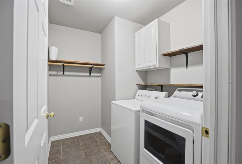 4 Bedrooms Bedrooms, 0 ,3 BathroomsBathrooms,Residential,Single Family,Macy Lynn,2,133871