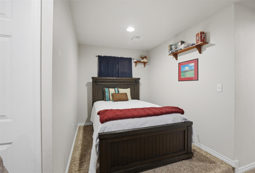 4 Bedrooms Bedrooms, 0 ,3 BathroomsBathrooms,Residential,Single Family,Macy Lynn,2,133871