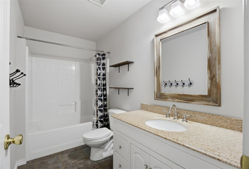 4 Bedrooms Bedrooms, 0 ,3 BathroomsBathrooms,Residential,Single Family,Macy Lynn,2,133871