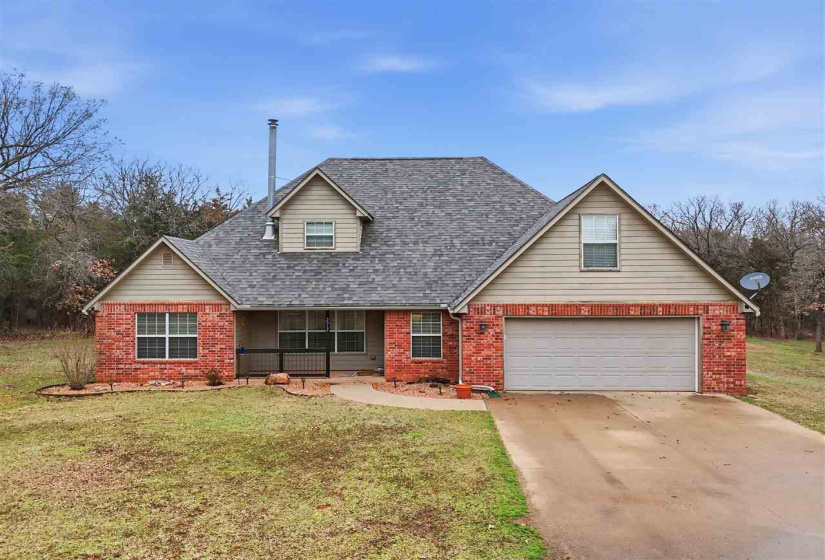4 Bedrooms Bedrooms, 0 ,3 BathroomsBathrooms,Residential,Single Family,Macy Lynn,2,133871