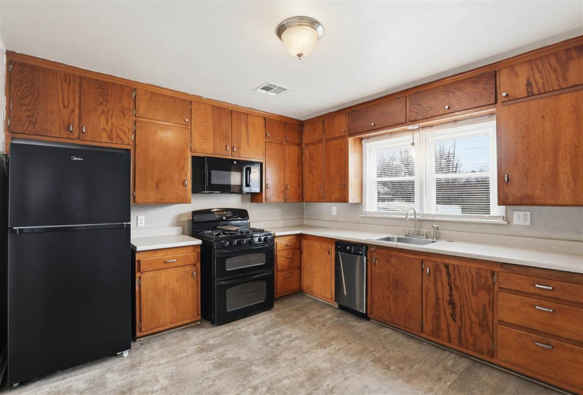 2 Bedrooms Bedrooms, 0 ,1 BathroomBathrooms,Residential,Single Family,Locust,1,133874