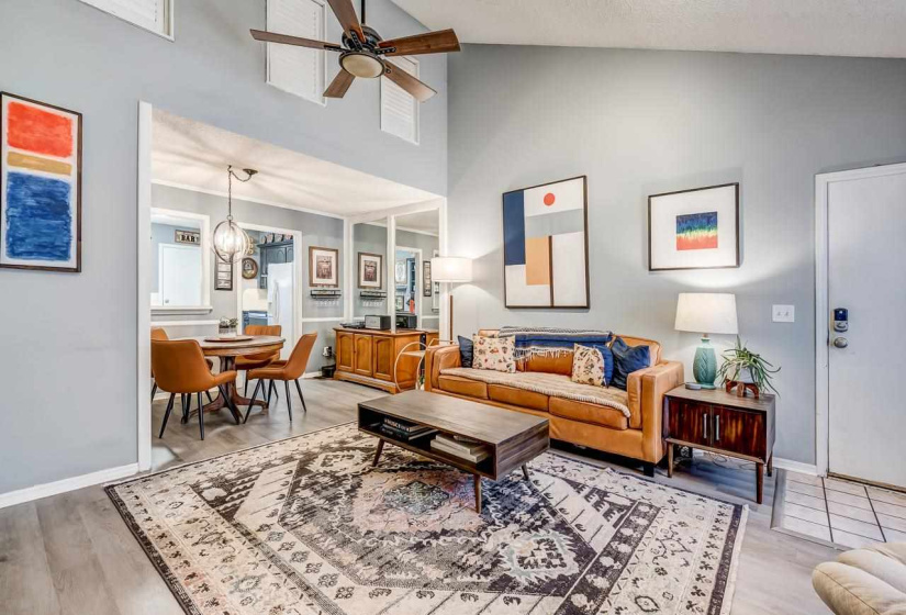 2 Bedrooms Bedrooms, 0 ,1 BathroomBathrooms,Residential,Condominium/townhouse,Evergreen,1,133881