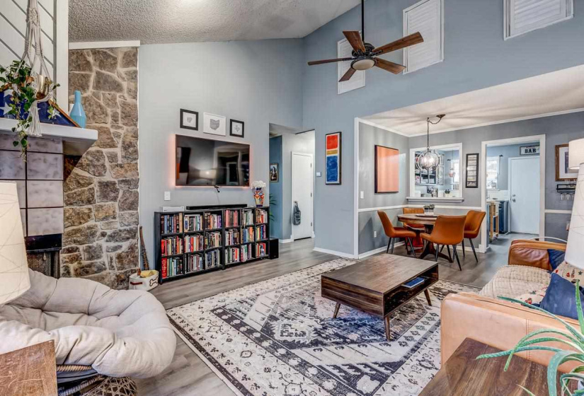 2 Bedrooms Bedrooms, 0 ,1 BathroomBathrooms,Residential,Condominium/townhouse,Evergreen,1,133881