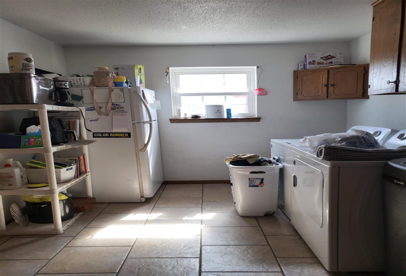 4 Bedrooms Bedrooms, 0 ,2 BathroomsBathrooms,Residential,Single Family,Park Pl,1,132399