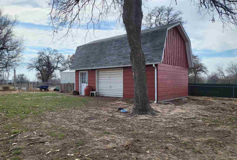 4 Bedrooms Bedrooms, 0 ,2 BathroomsBathrooms,Residential,Single Family,Park Pl,1,132399