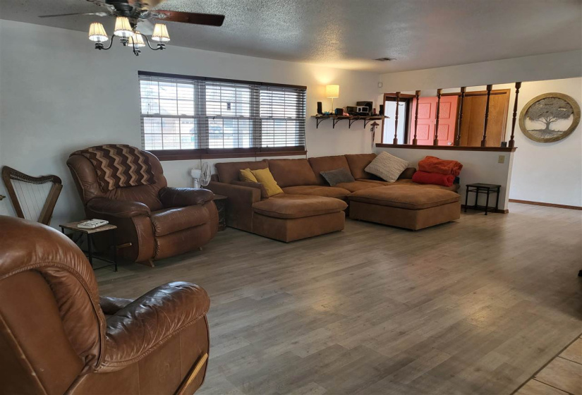 4 Bedrooms Bedrooms, 0 ,2 BathroomsBathrooms,Residential,Single Family,Park Pl,1,132399