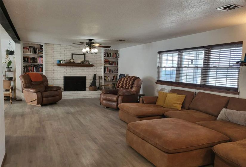 4 Bedrooms Bedrooms, 0 ,2 BathroomsBathrooms,Residential,Single Family,Park Pl,1,132399