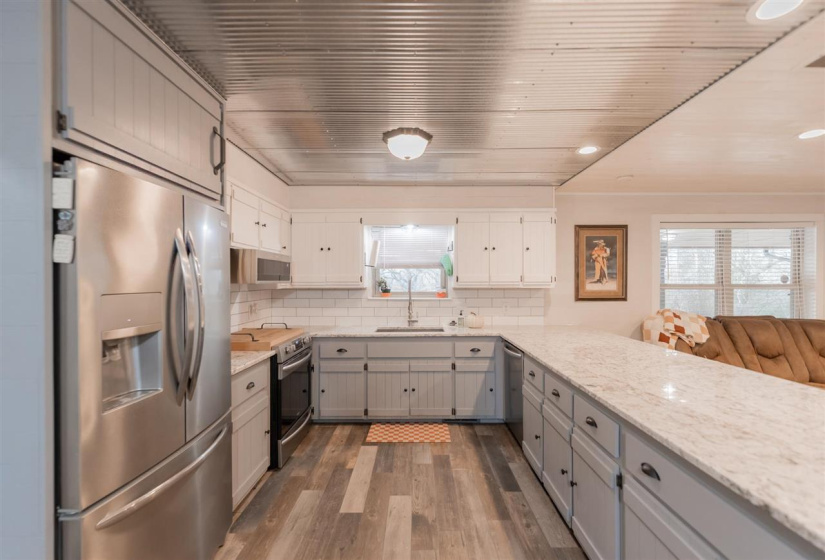 3 Bedrooms Bedrooms, 0 ,2 BathroomsBathrooms,Residential,Single Family,Broadway,1,133878