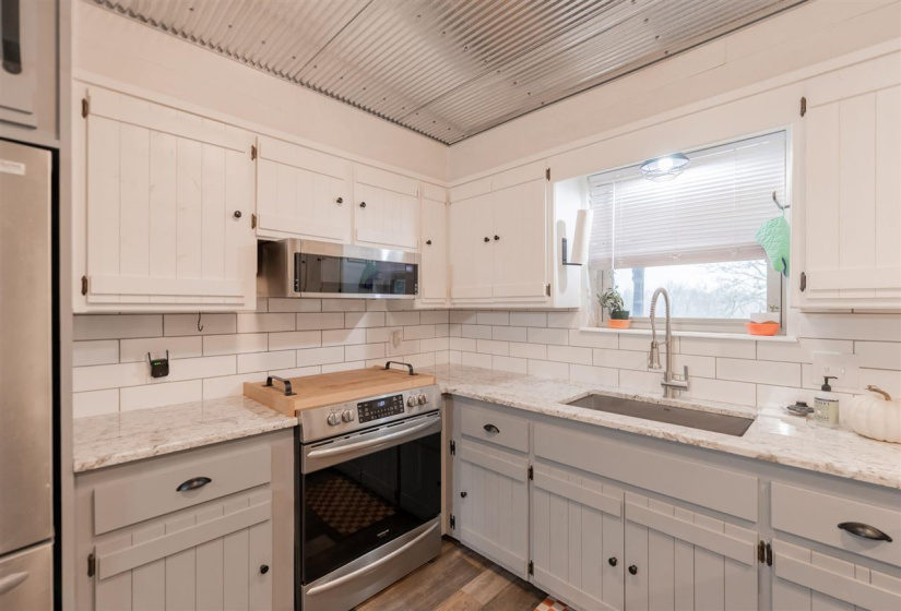 3 Bedrooms Bedrooms, 0 ,2 BathroomsBathrooms,Residential,Single Family,Broadway,1,133878