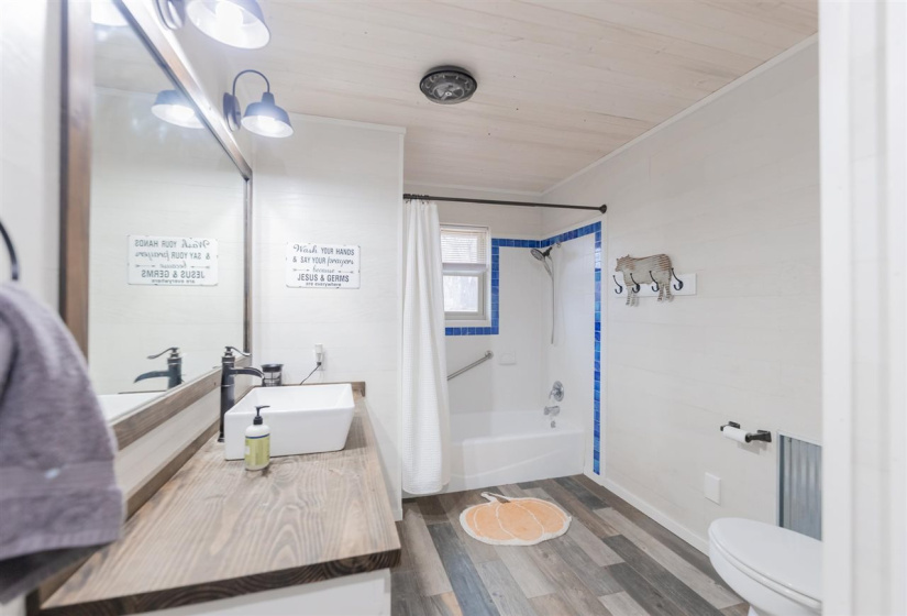 3 Bedrooms Bedrooms, 0 ,2 BathroomsBathrooms,Residential,Single Family,Broadway,1,133878