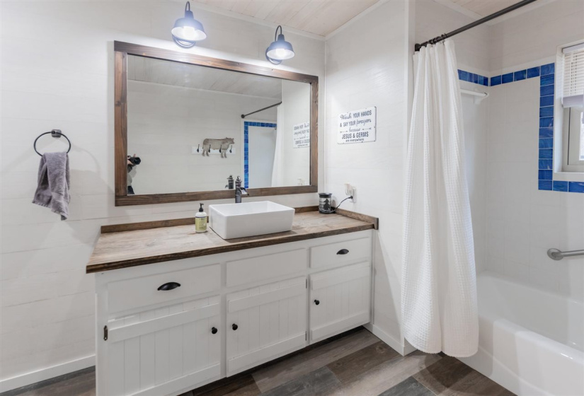 3 Bedrooms Bedrooms, 0 ,2 BathroomsBathrooms,Residential,Single Family,Broadway,1,133878