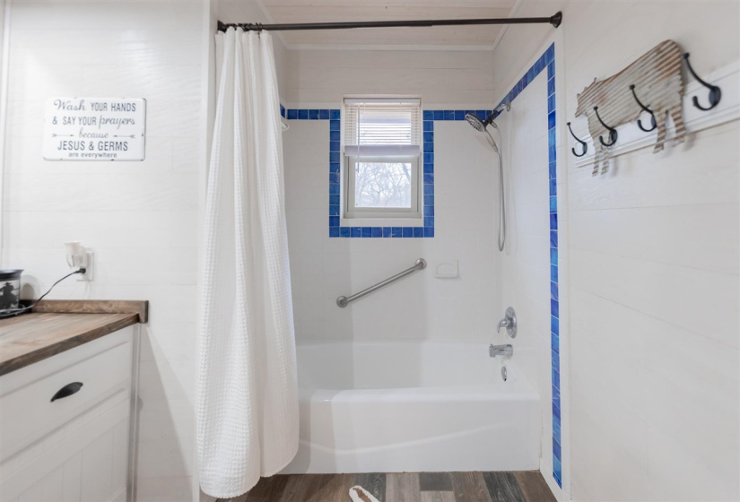 3 Bedrooms Bedrooms, 0 ,2 BathroomsBathrooms,Residential,Single Family,Broadway,1,133878