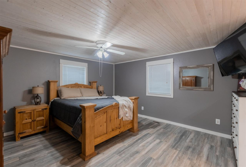 3 Bedrooms Bedrooms, 0 ,2 BathroomsBathrooms,Residential,Single Family,Broadway,1,133878