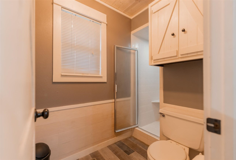 3 Bedrooms Bedrooms, 0 ,2 BathroomsBathrooms,Residential,Single Family,Broadway,1,133878