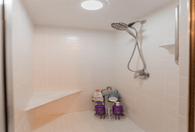 3 Bedrooms Bedrooms, 0 ,2 BathroomsBathrooms,Residential,Single Family,Broadway,1,133878