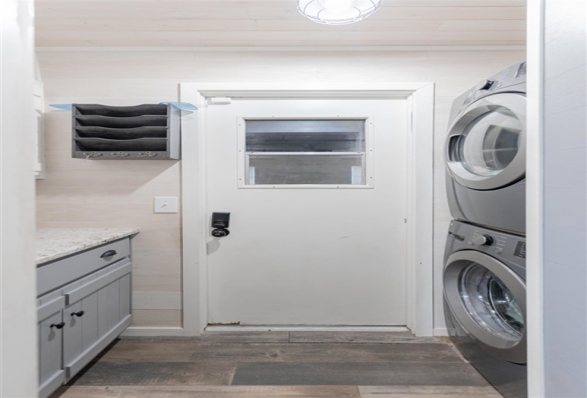 3 Bedrooms Bedrooms, 0 ,2 BathroomsBathrooms,Residential,Single Family,Broadway,1,133878