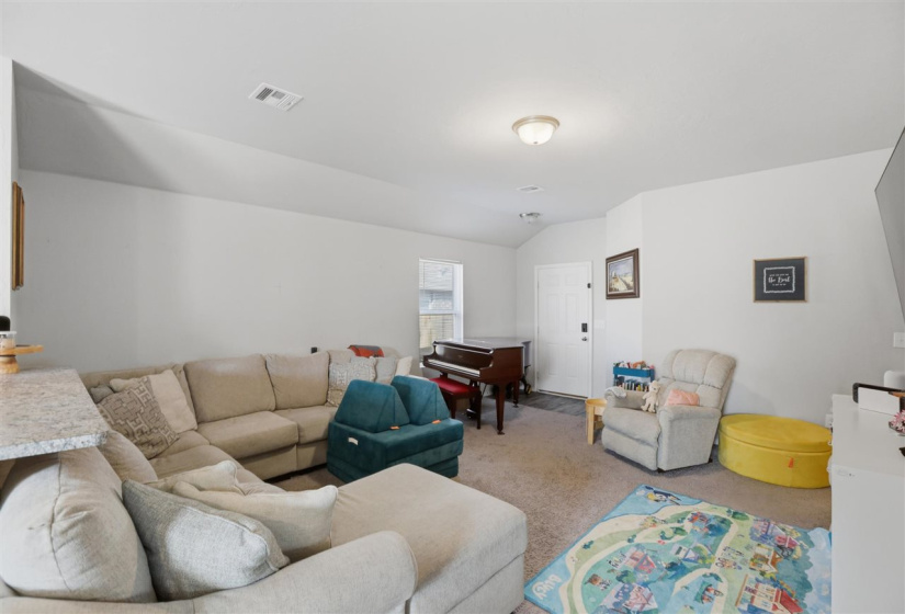 3 Bedrooms Bedrooms, 0 ,2 BathroomsBathrooms,Residential,Single Family,Carnley,1,133884