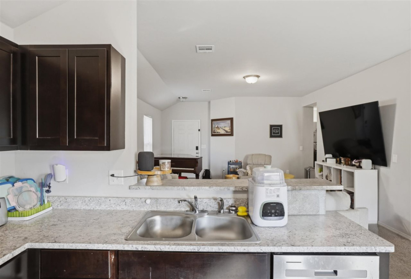 3 Bedrooms Bedrooms, 0 ,2 BathroomsBathrooms,Residential,Single Family,Carnley,1,133884