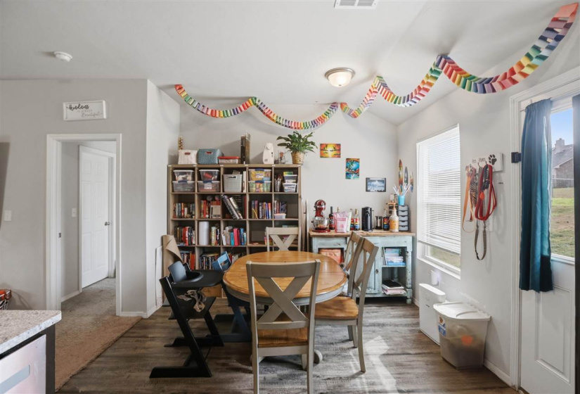 3 Bedrooms Bedrooms, 0 ,2 BathroomsBathrooms,Residential,Single Family,Carnley,1,133884