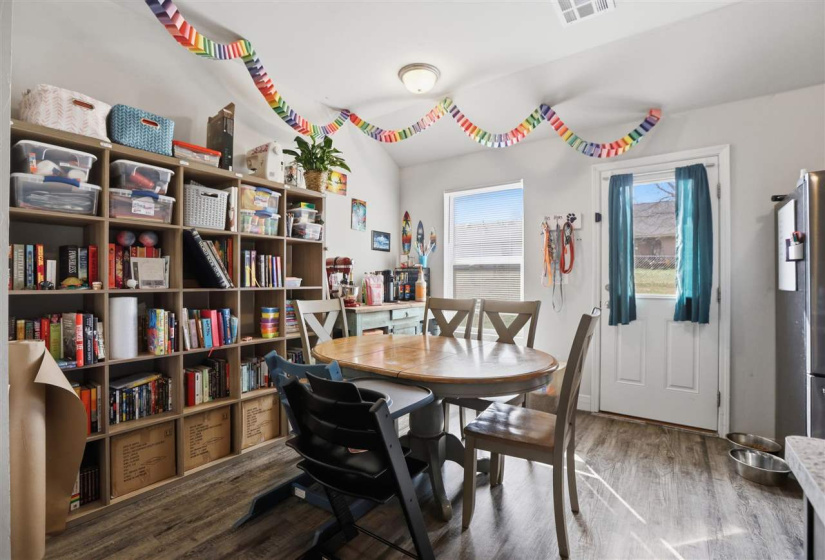 3 Bedrooms Bedrooms, 0 ,2 BathroomsBathrooms,Residential,Single Family,Carnley,1,133884