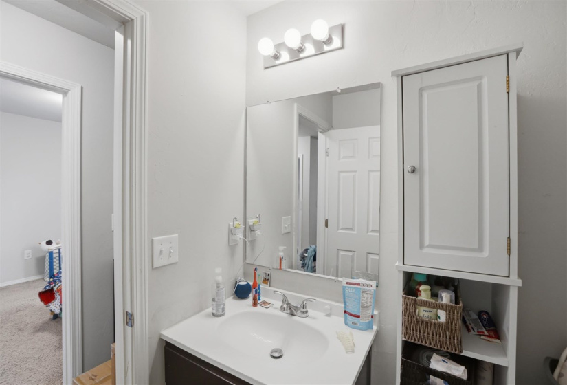 3 Bedrooms Bedrooms, 0 ,2 BathroomsBathrooms,Residential,Single Family,Carnley,1,133884