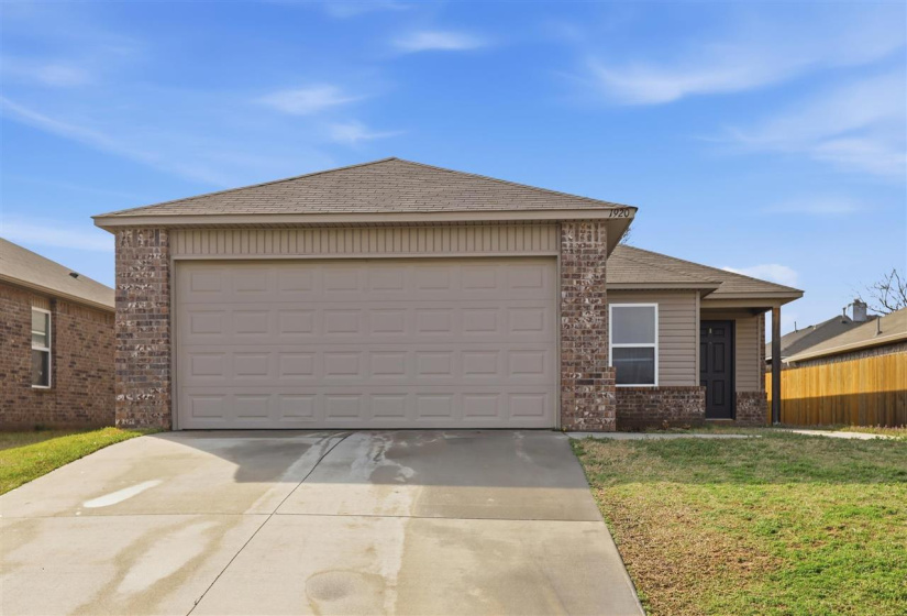 3 Bedrooms Bedrooms, 0 ,2 BathroomsBathrooms,Residential,Single Family,Carnley,1,133884