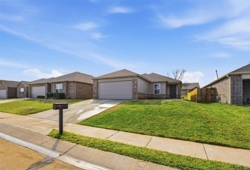 3 Bedrooms Bedrooms, 0 ,2 BathroomsBathrooms,Residential,Single Family,Carnley,1,133884