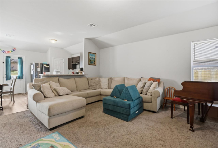 3 Bedrooms Bedrooms, 0 ,2 BathroomsBathrooms,Residential,Single Family,Carnley,1,133884