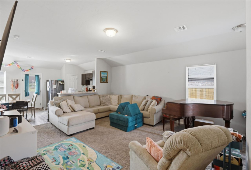 3 Bedrooms Bedrooms, 0 ,2 BathroomsBathrooms,Residential,Single Family,Carnley,1,133884