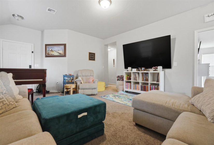 3 Bedrooms Bedrooms, 0 ,2 BathroomsBathrooms,Residential,Single Family,Carnley,1,133884