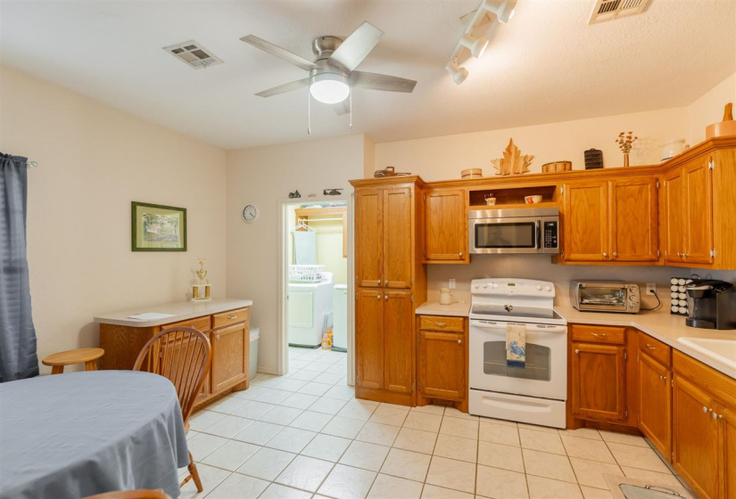 3 Bedrooms Bedrooms, 0 ,2 BathroomsBathrooms,Residential,Single Family,Burdick,1,133887