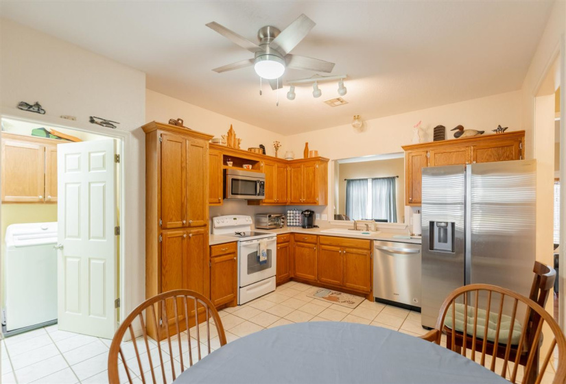 3 Bedrooms Bedrooms, 0 ,2 BathroomsBathrooms,Residential,Single Family,Burdick,1,133887