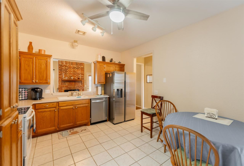 3 Bedrooms Bedrooms, 0 ,2 BathroomsBathrooms,Residential,Single Family,Burdick,1,133887