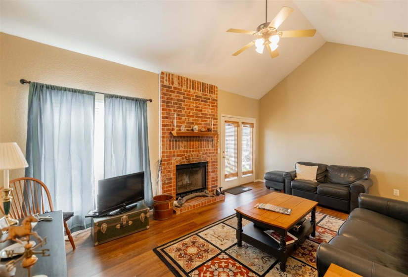 3 Bedrooms Bedrooms, 0 ,2 BathroomsBathrooms,Residential,Single Family,Burdick,1,133887